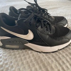 Size 7 Nike Air Max
